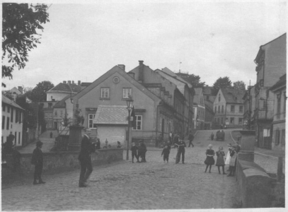 Pohled z mostu v Dolánkách.Masarykova ulice. Kolem roku 1910.