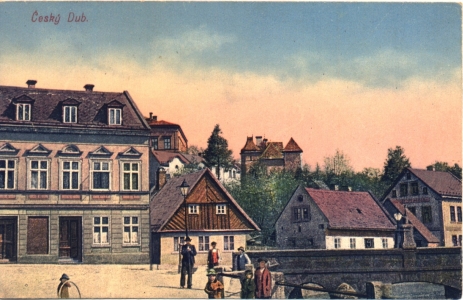 Prostor před mostem v Dolánkách. Kolem roku 1915.