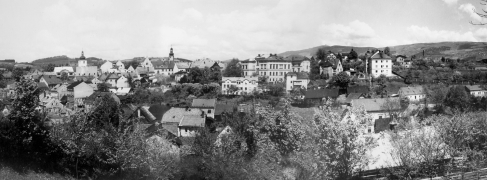Panoramatický pohled na Dolánky a střed města. Pravděpodobně 30. léta.
